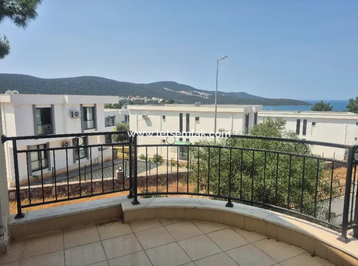 Satılık 3  1 Villa, Komplex