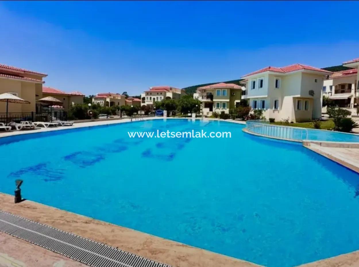 Satılık 3  1 Villa, Komplex