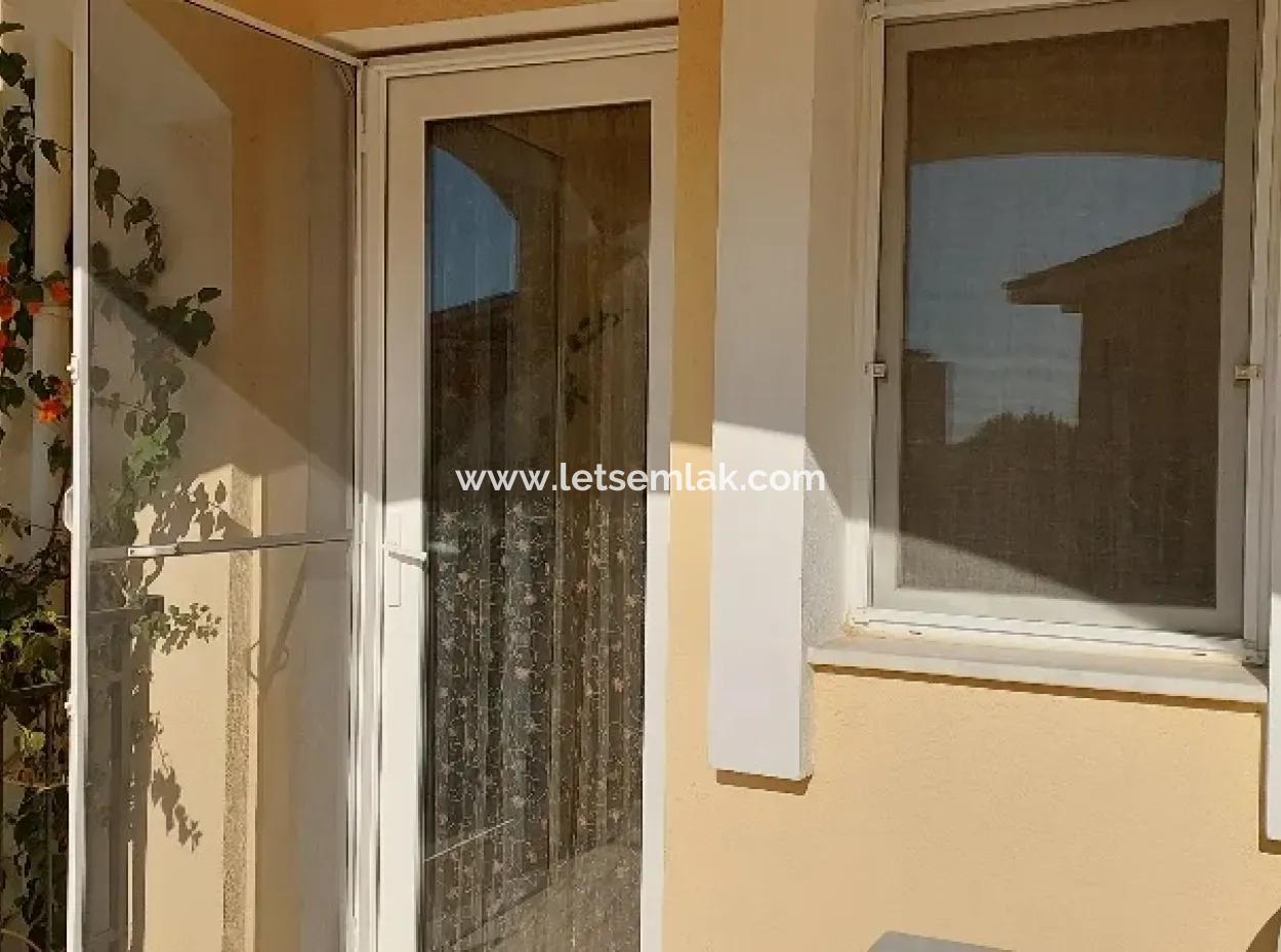 2 1 Erdgeschoss In Einem Schwimmbad In Akbük