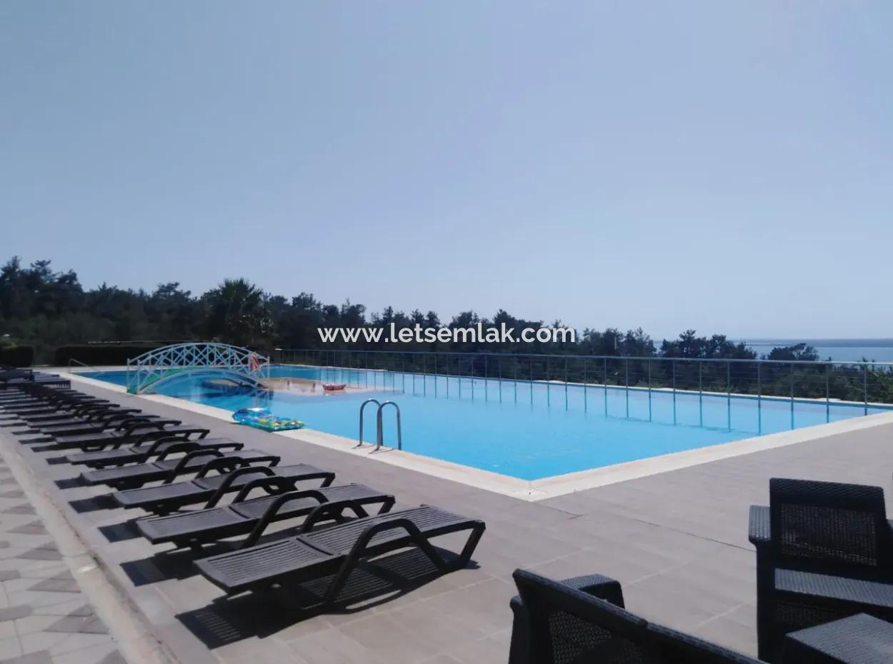 2 1 In Akbuk, Meer- Und Bergblick