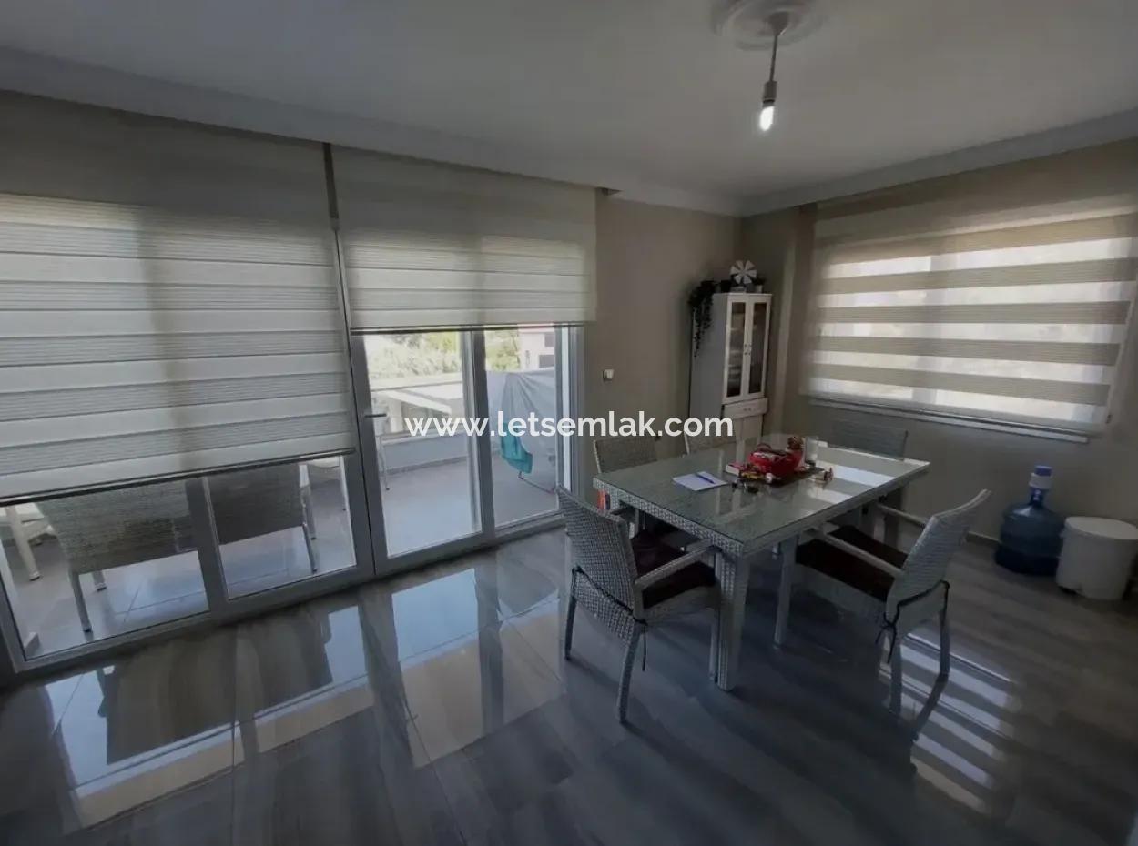 2 1 In Akbuk, Meer- Und Bergblick