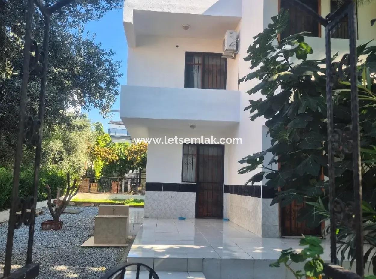 Triplex-Villa Zum Verkauf In Akbük Auf Einem Grundstück.