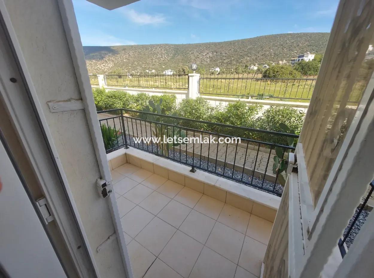 2 1 Erdgeschoss In Einem Schwimmbad In Akbük