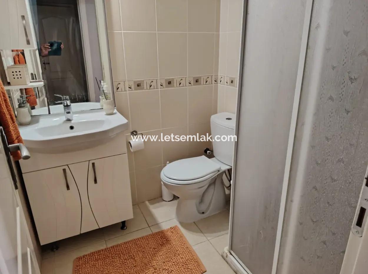 2 1 Erdgeschoss Auf Einem Schwimmbeckengelände In Akbük