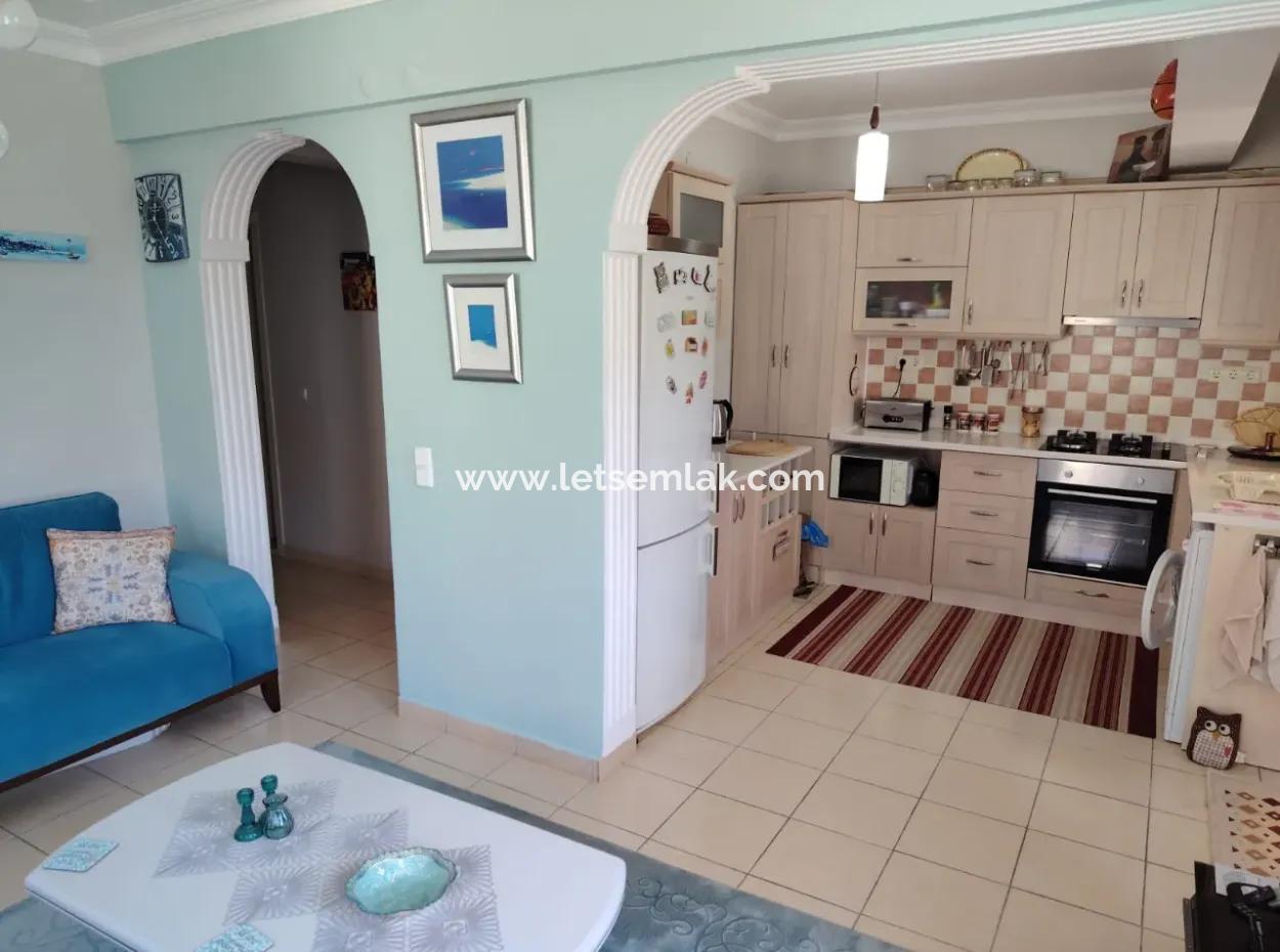 2 1 Erdgeschoss Auf Einem Schwimmbeckengelände In Akbük