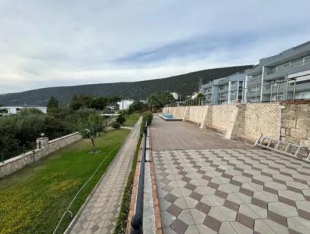 2 1 In Akbuk, Meer- Und Bergblick