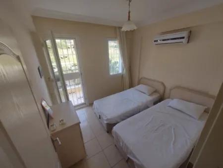 2 1 Erdgeschoss In Einem Schwimmbad In Akbük