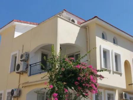 2 1 Doppelhaus In Einem Komplex Mit Pool In Akbük