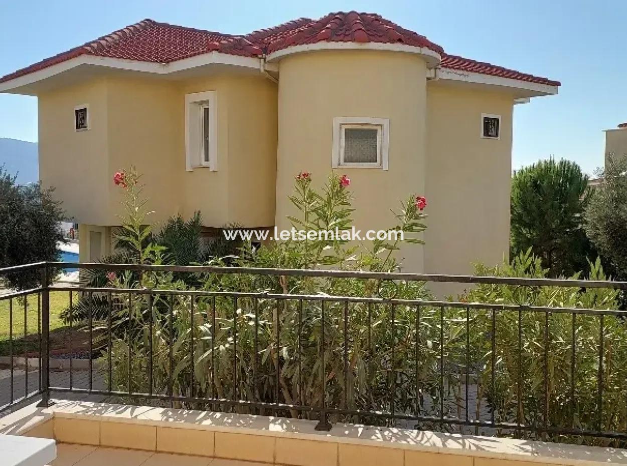 2 1 Ground Floor In A Pool Site In Akbük