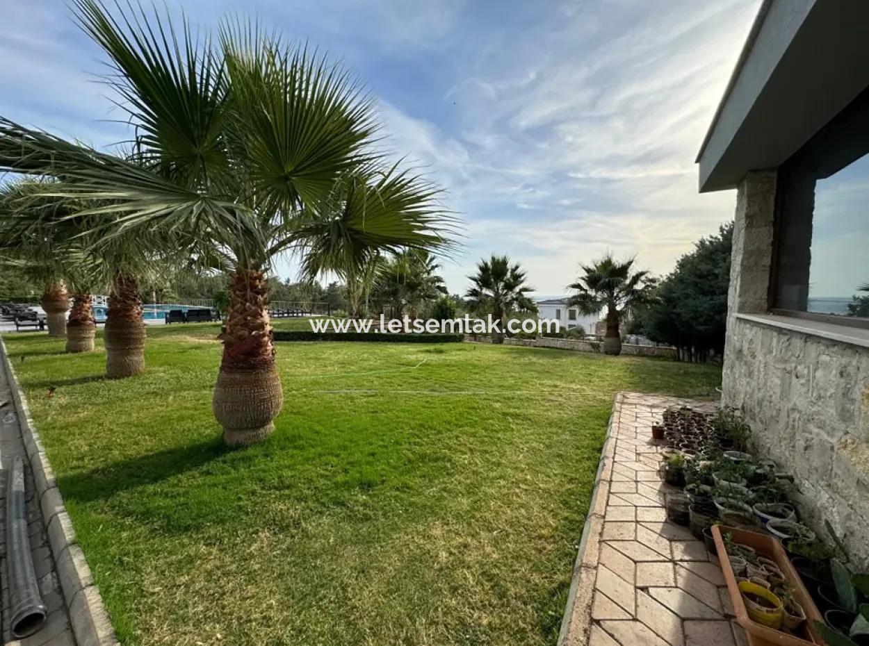 3 In 1 Duplex In Akbuk, Sea And Mountain View.