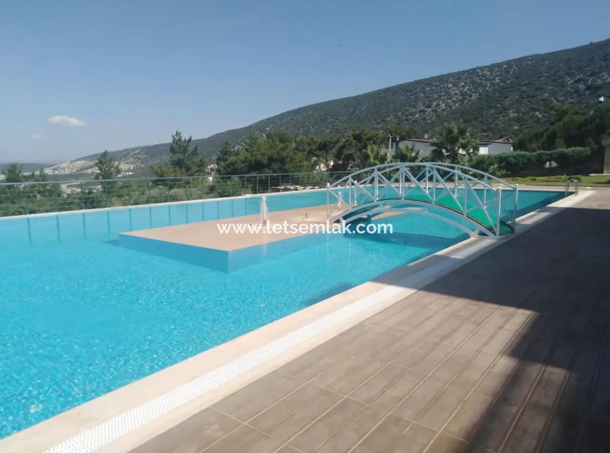 3 In 1 Duplex In Akbuk, Sea And Mountain View.