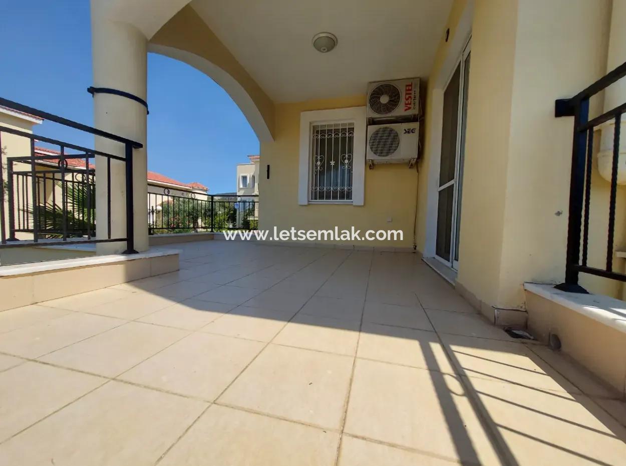 3+2 Ground Floor In A Pool Site In Akbük