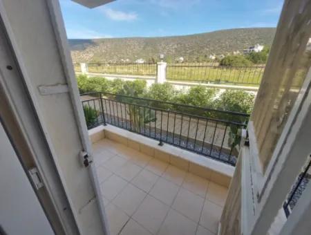 2 1 Ground Floor In A Pool Site In Akbük