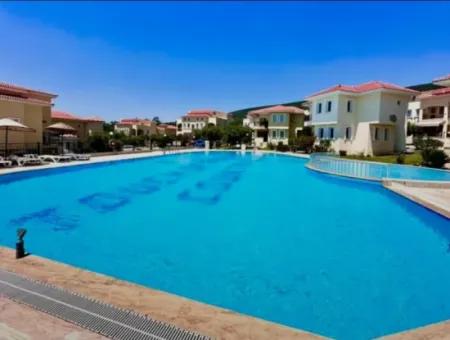 2 1 Ground Floor In A Pool Site In Akbük