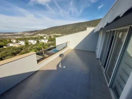 3 In 1 Duplex In Akbuk, Sea And Mountain View.