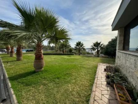 3 In 1 Duplex In Akbuk, Sea And Mountain View.