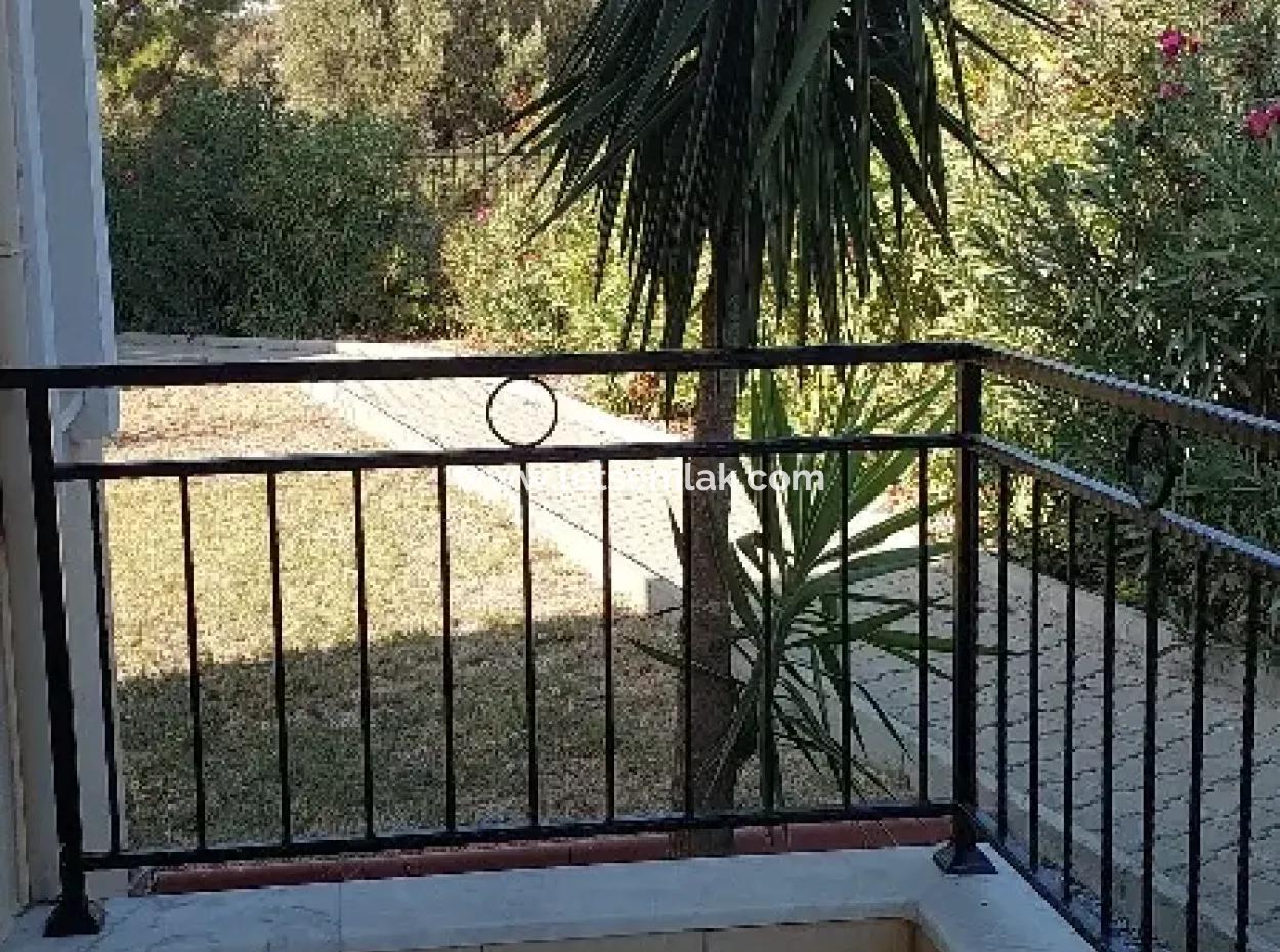 Akbük'te Havuzlu Sitede 2+1 Zemin Kat