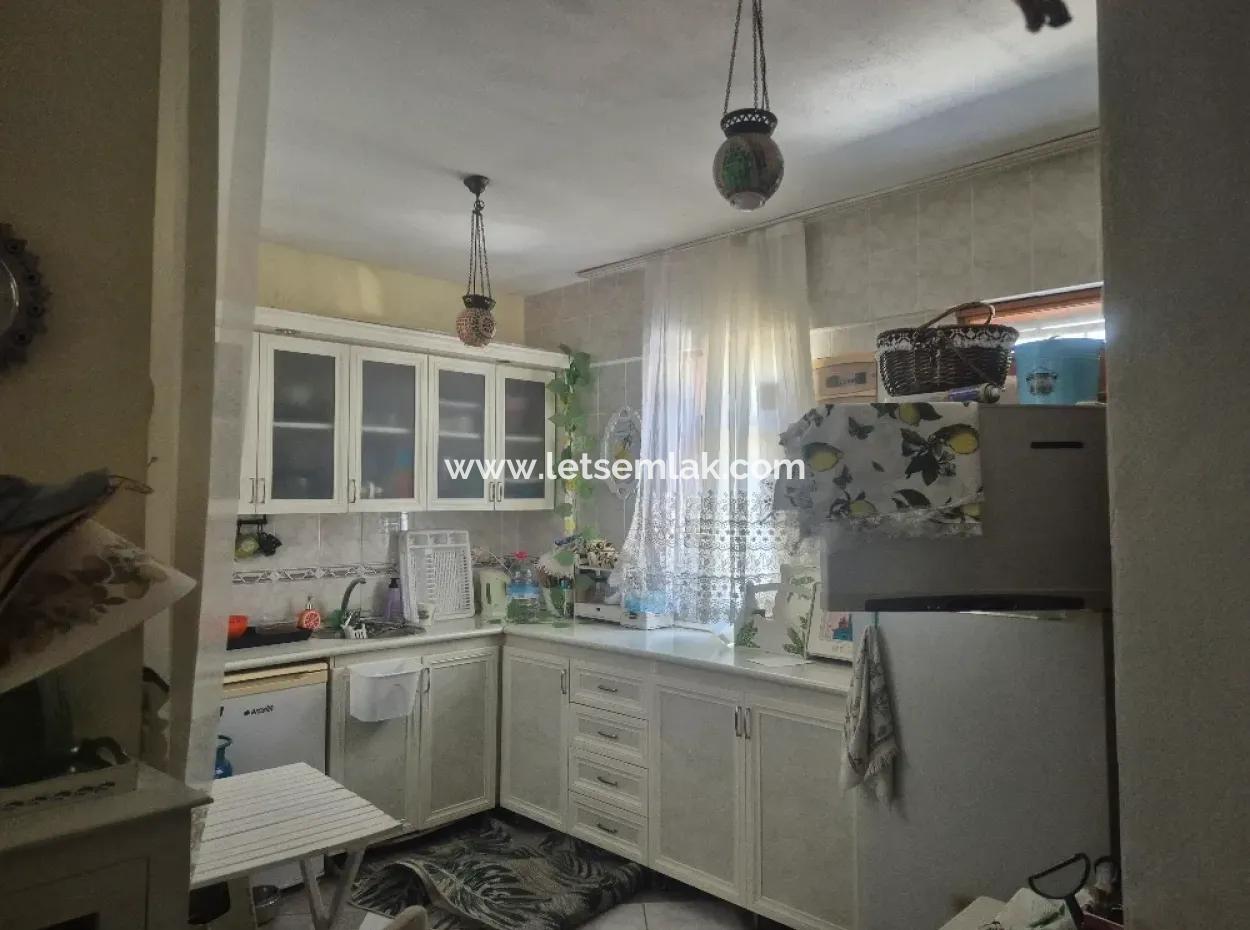 Akbük'te Satılık Bir Site İçinde Tripleks Villa.