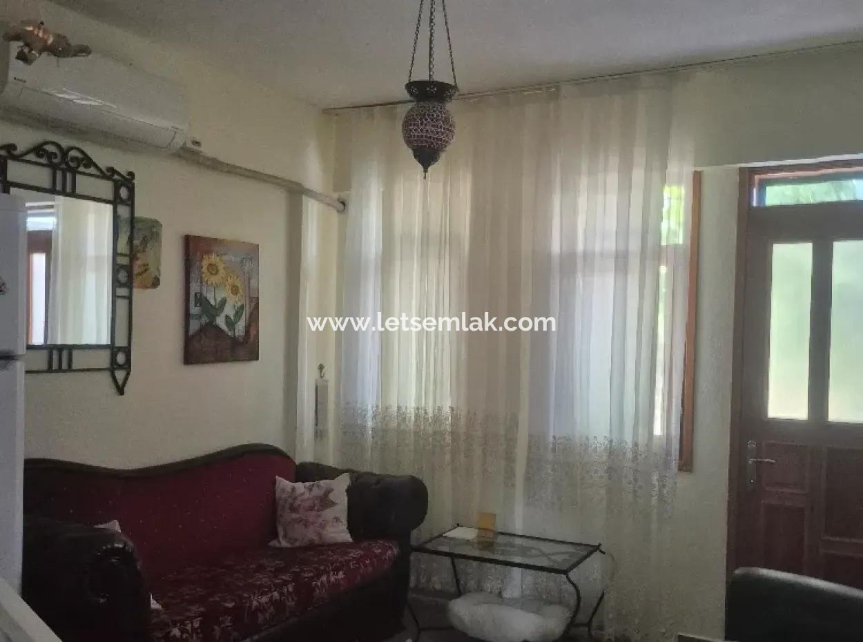 Akbük'te Satılık Bir Site İçinde Tripleks Villa.