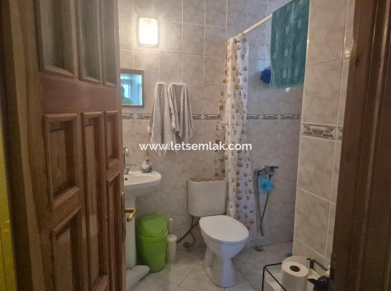 Akbük'te Satılık Bir Site İçinde Tripleks Villa.