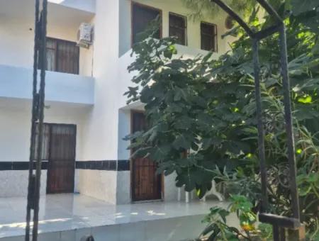 Akbük'te Satılık Bir Site İçinde Tripleks Villa.