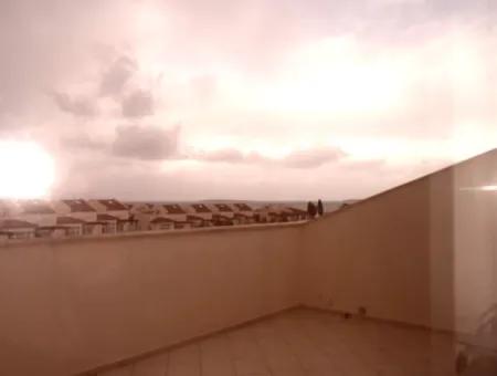 Kiralık. Apollonium Kompleksi'nde 3+1 Dubleks